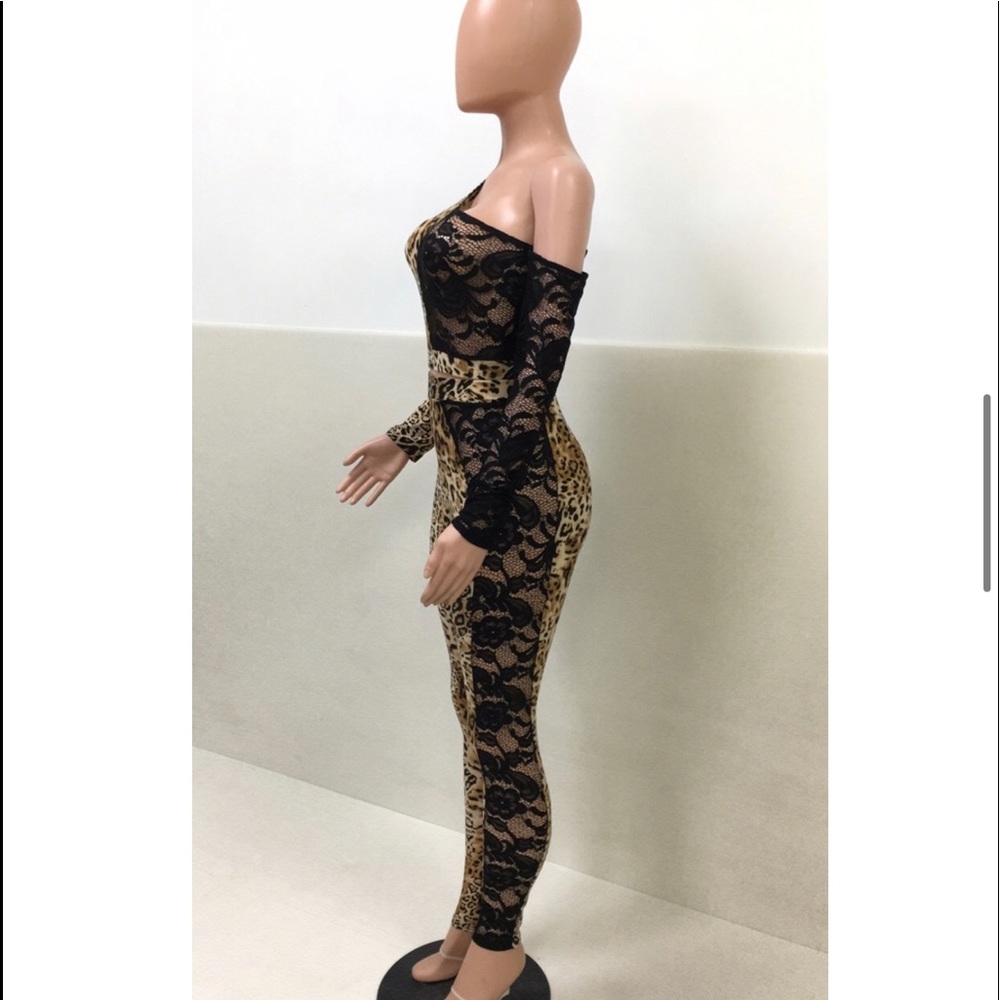 2 piece New Split Leopard Lace & Off shoulder set - Picture 3 of 4